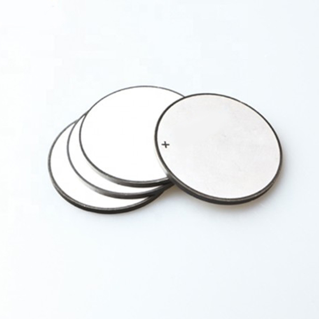 Imagem de discos piezoelétricos circulares irregulares
